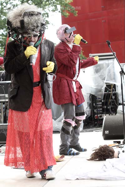 GARY WILSON AND THE BLIND DATES - 2013-05-26 - PARIS - Parc de la Villette - 